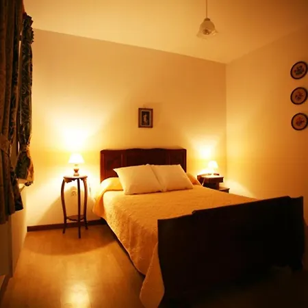 Gite Charmant Au Chateau, Le Veurdre - Fr-1-489-163 * Le Veurdre