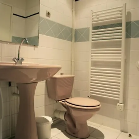 Gite Charmant Au Chateau, Le Veurdre - Fr-1-489-163 別荘 *